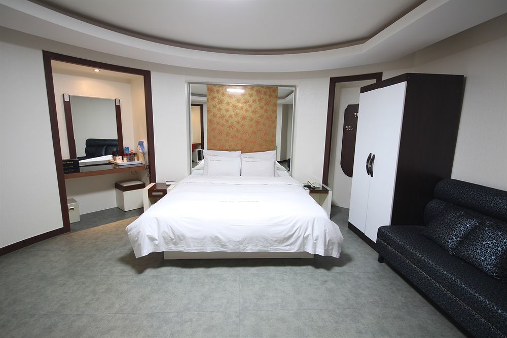 Hotel Tate Сувон Екстериор снимка