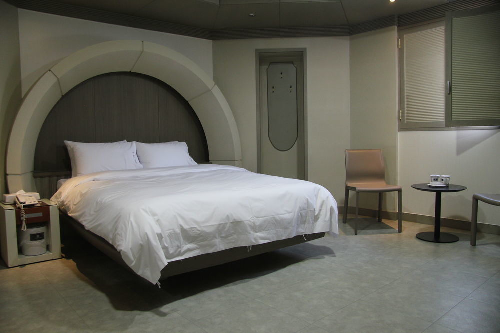 Hotel Tate Сувон Екстериор снимка